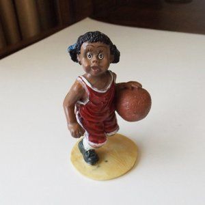 Polystone basketball girl figurine (#EV1490)